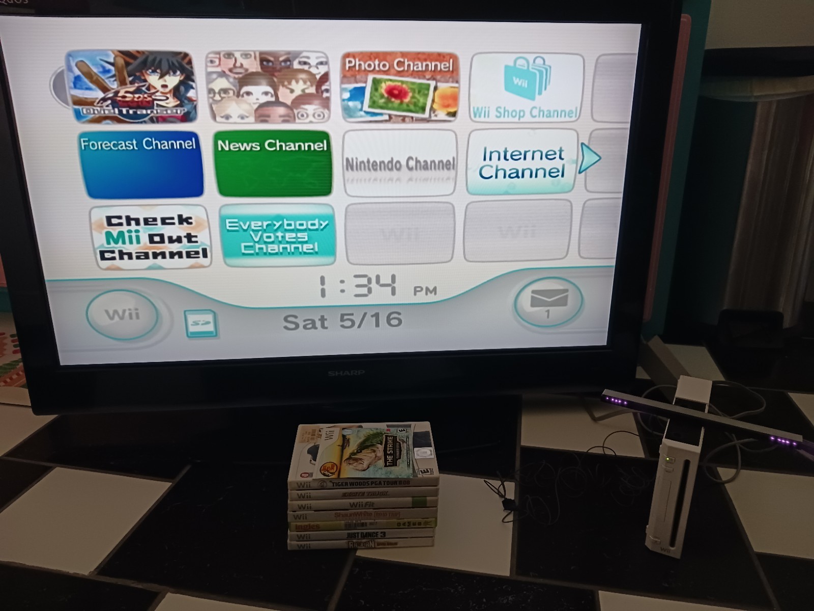 Nintendo Wii Console, Games, Remotes, Nunchuks Lot Bundle Tested and Working