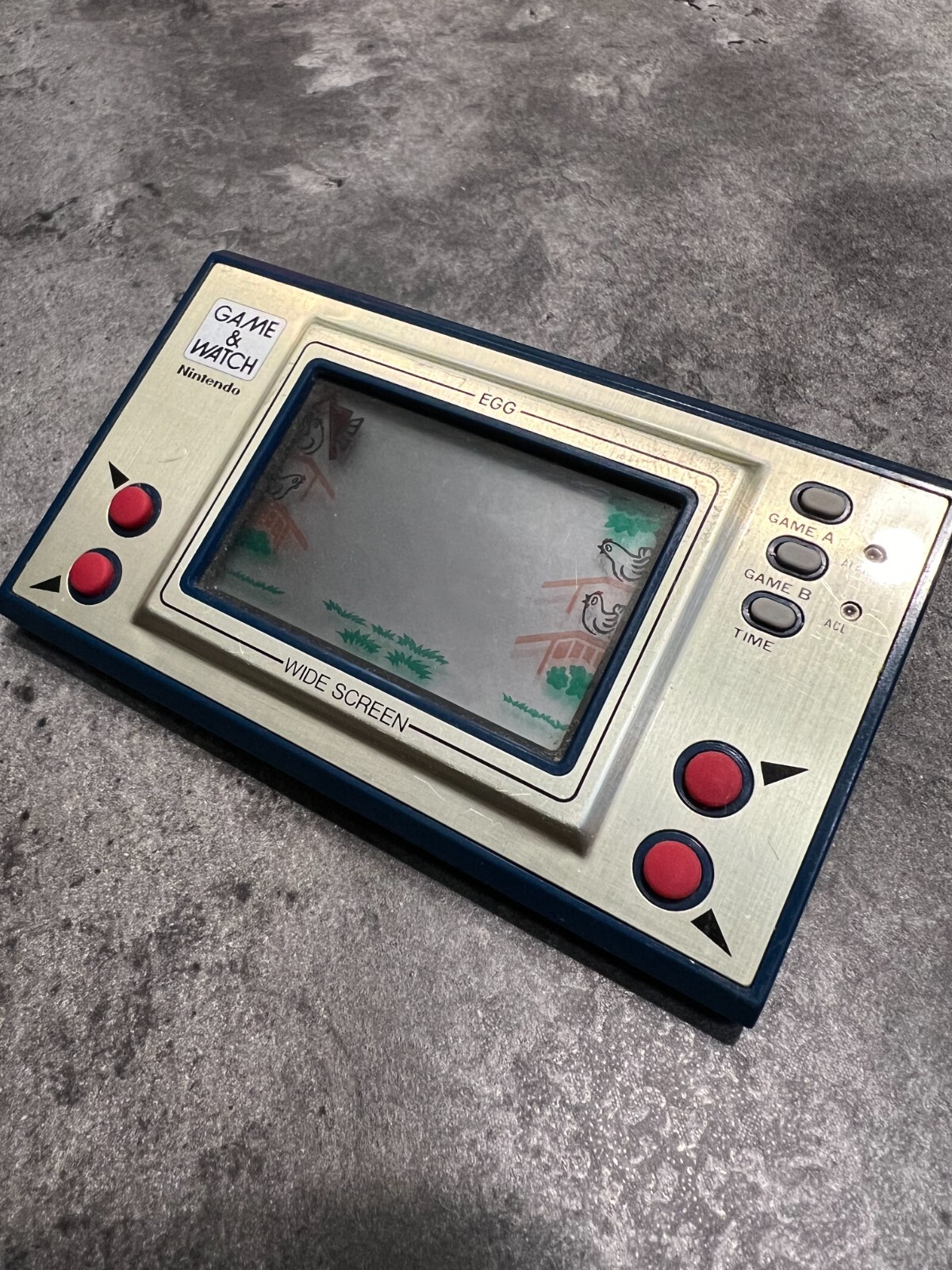 Nintendo Game & Watch – Egg – 1981 – EG-26 – *working with slight damage*