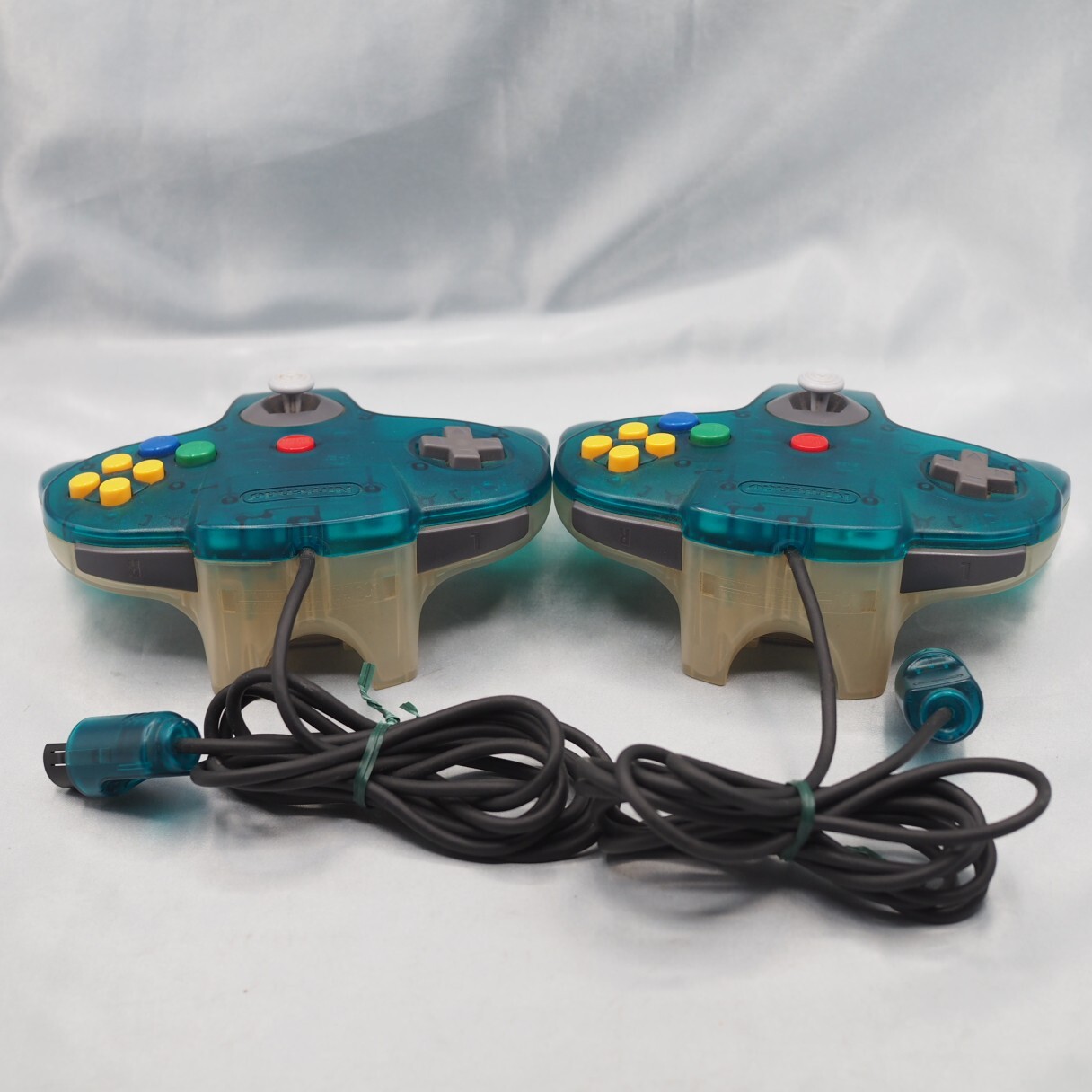 Nintendo 64 Console 2 Controllers NUS-001 Clear Blue Region Free Working Japan