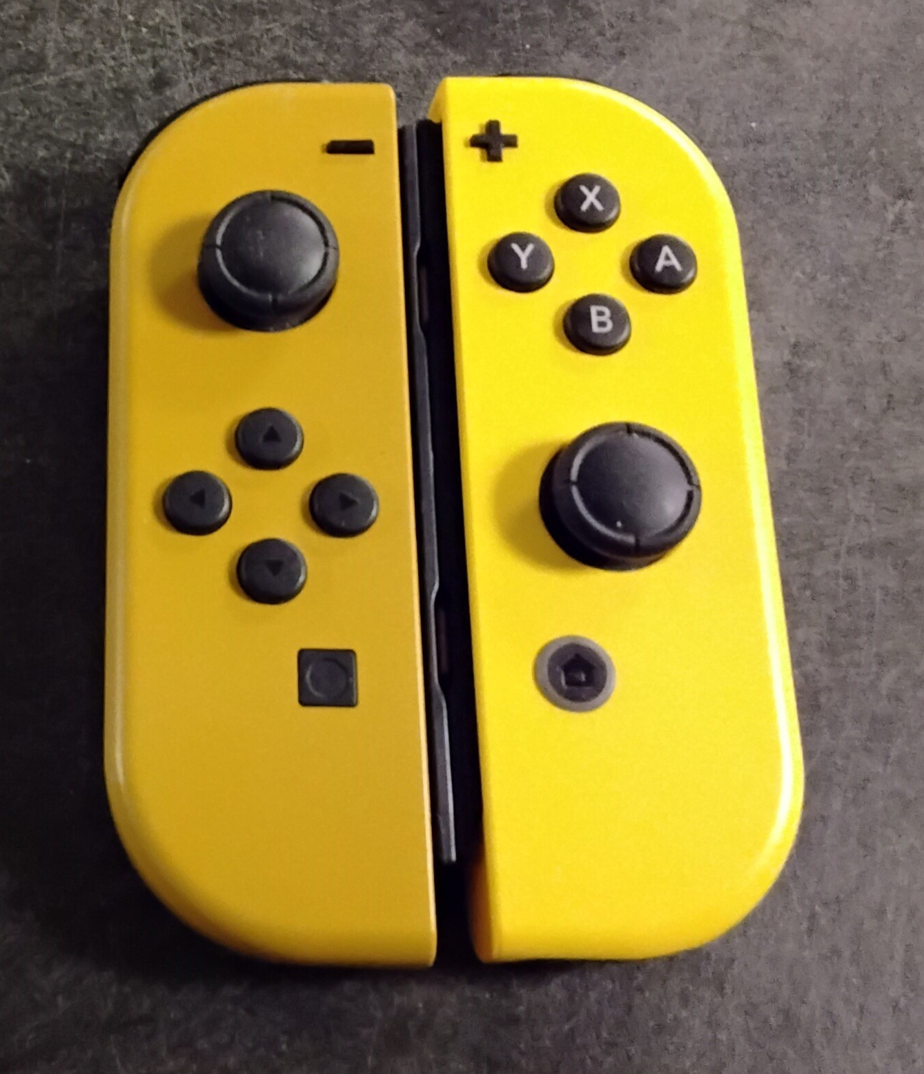 Nintendo Switch – Let’s Go Eevee & Pikachu Edition Console
