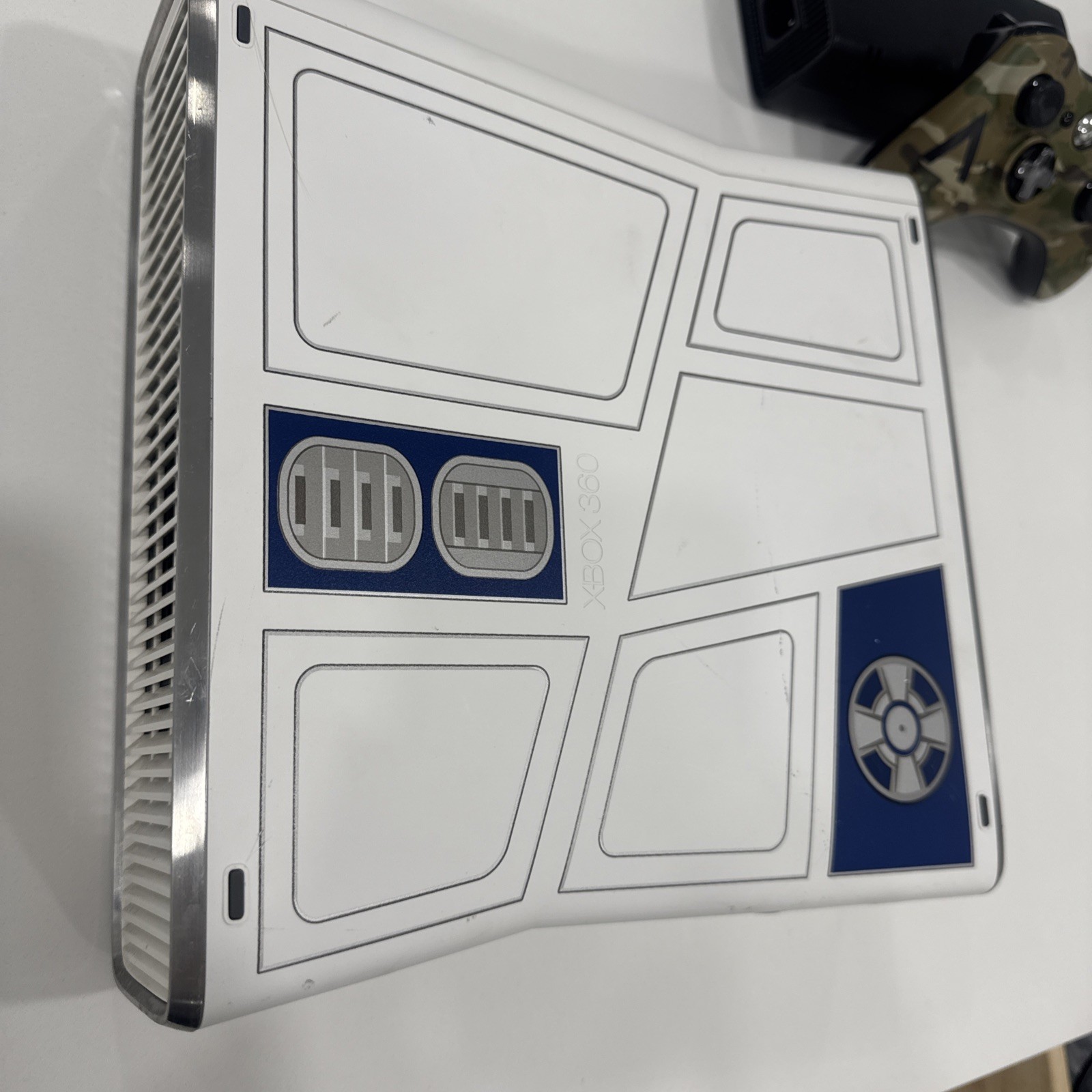 Microsoft Xbox 360 R2D2 Star Wars Console 320GB + Controller TESTED Works