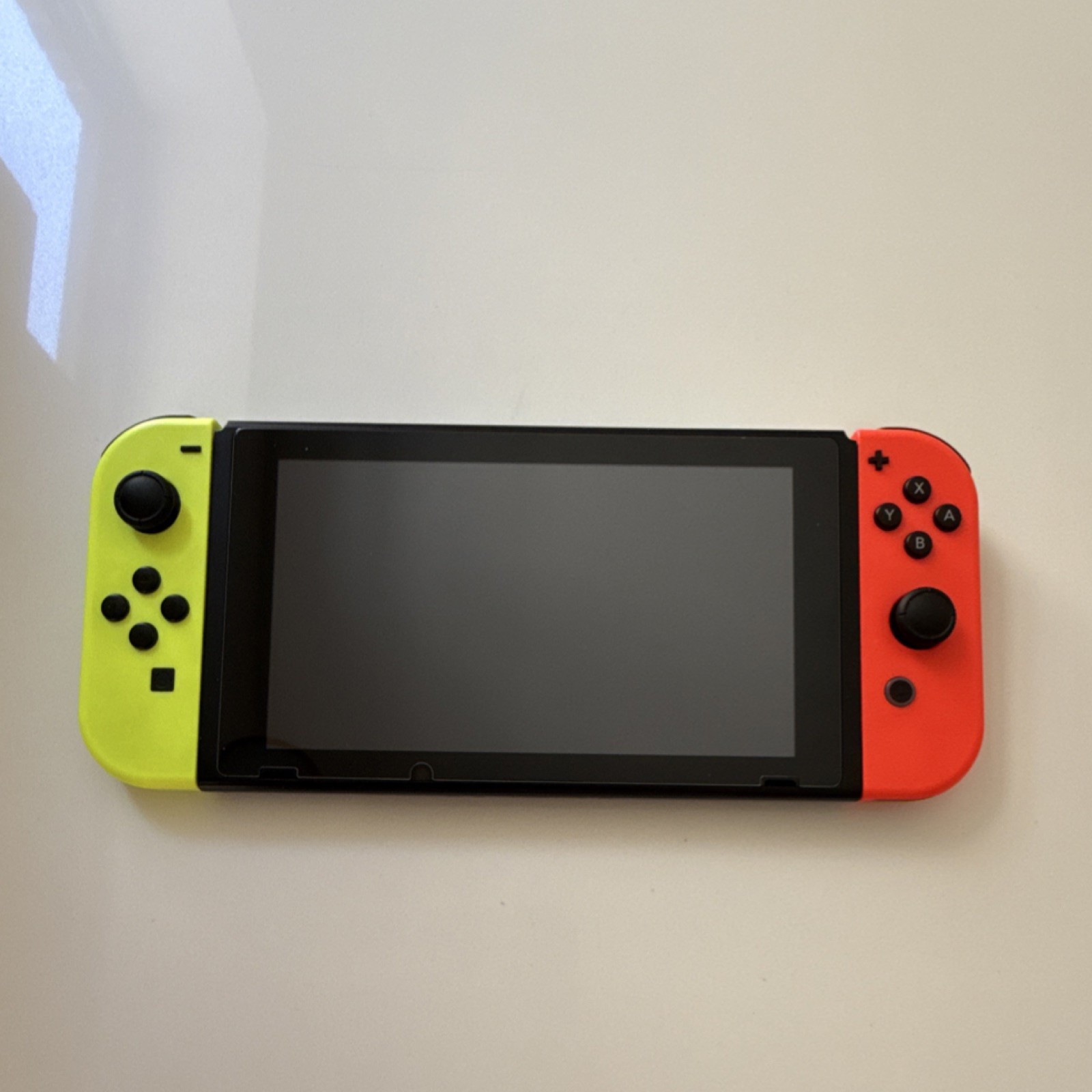 Nintendo Nintendo Switch 32GB Console Neon Red/Neon Green Joy-Con + Tomtoc Case