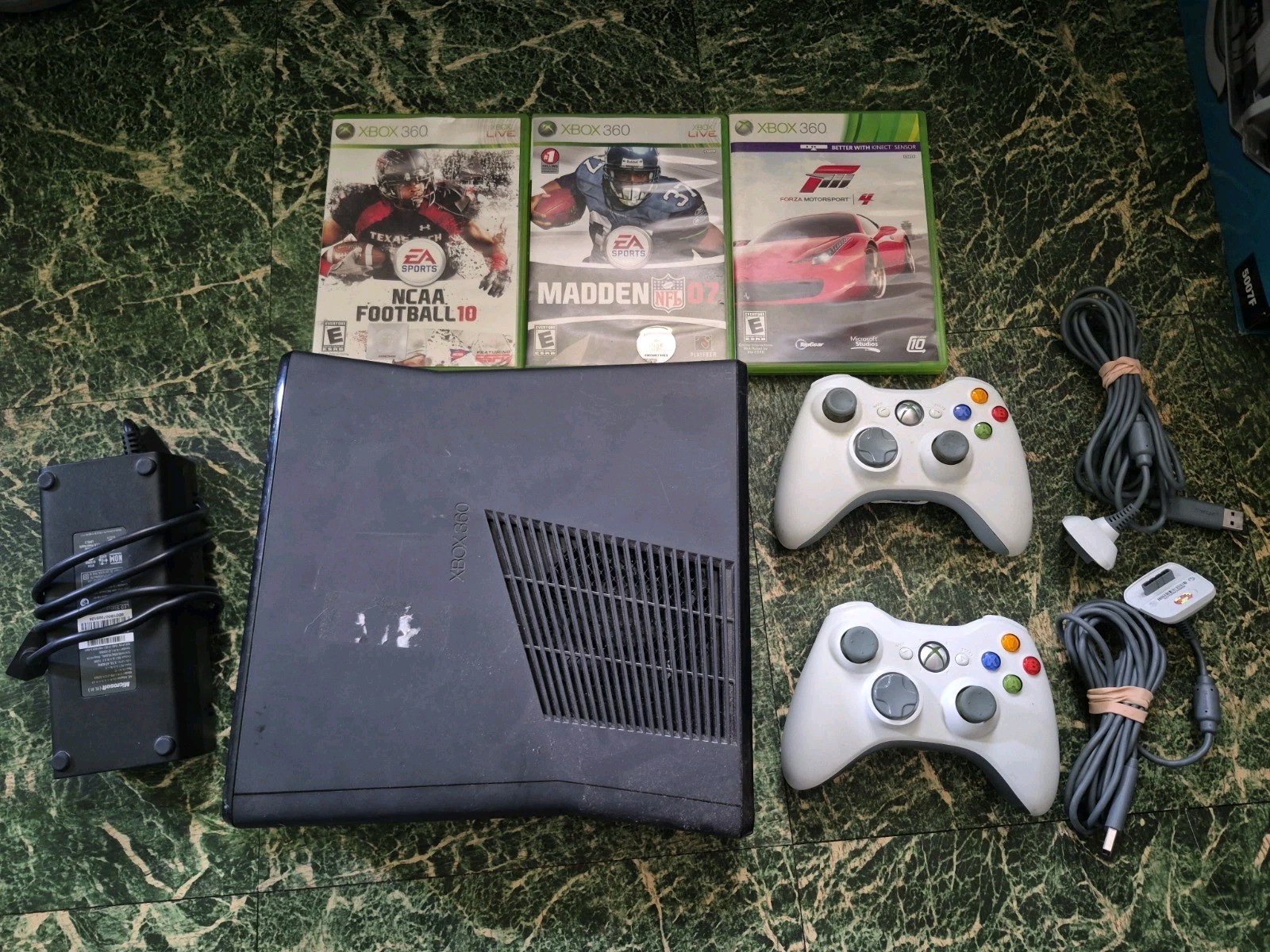 Microsoft Xbox 360 S 4GB – Black With Games And Acdessories
