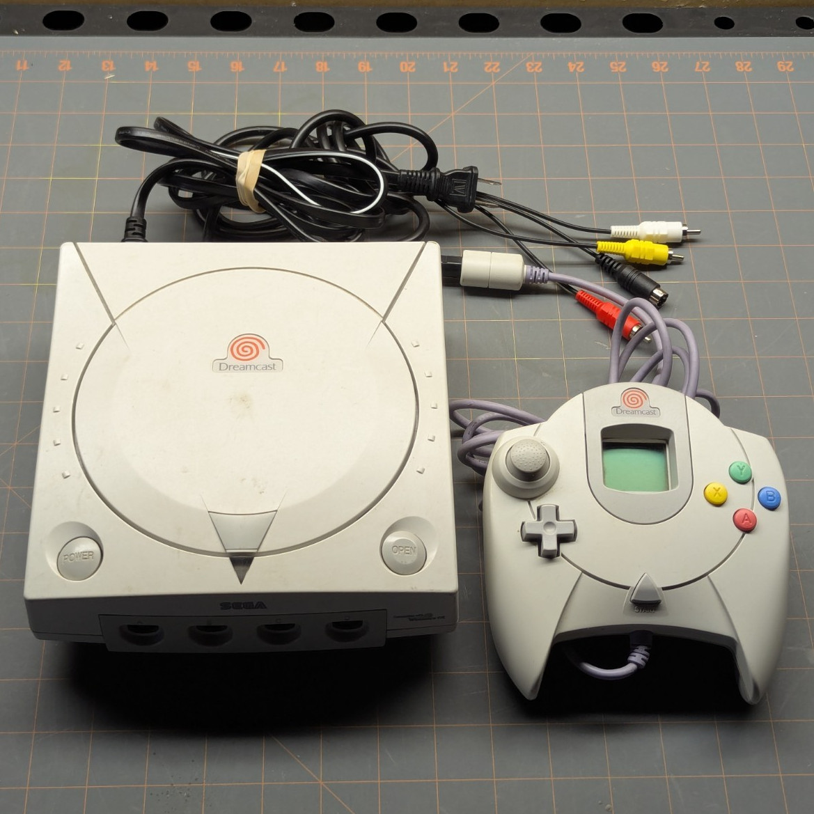 SEGA Dreamcast HKT-3000 White Home Console NTSC-U/C w/ Controller AV/Power
