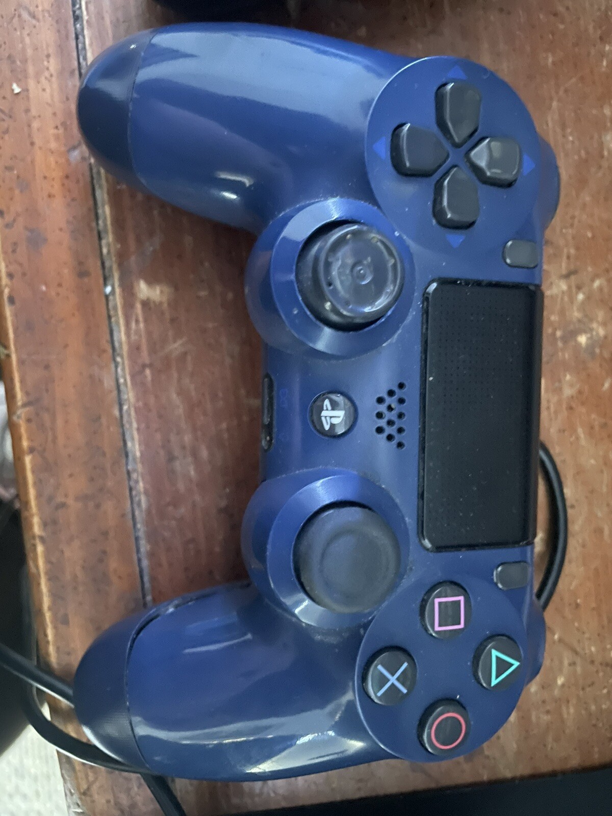 Sony PlayStation 4 Slim 1TB + 2 Controllers