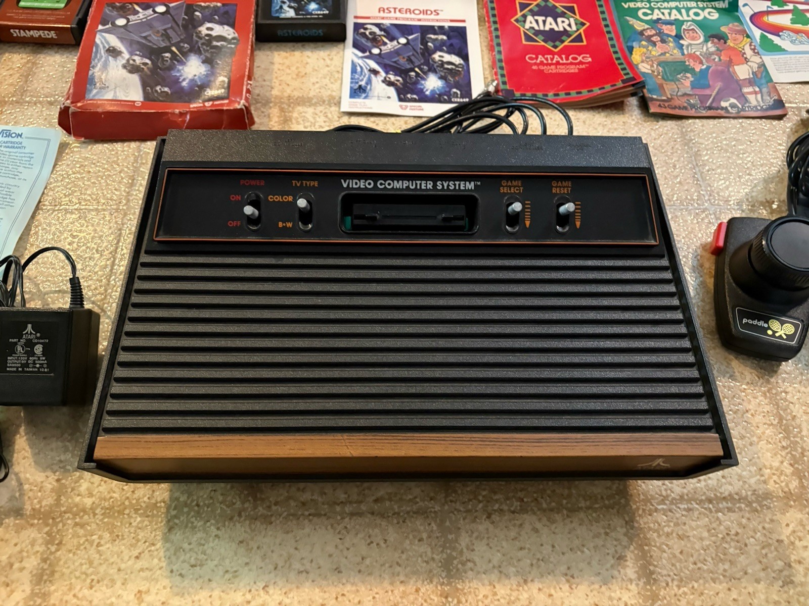 Atari 2600 4-Switch Console Bundle Lot + 7 Games Joysticks Power Cord Video