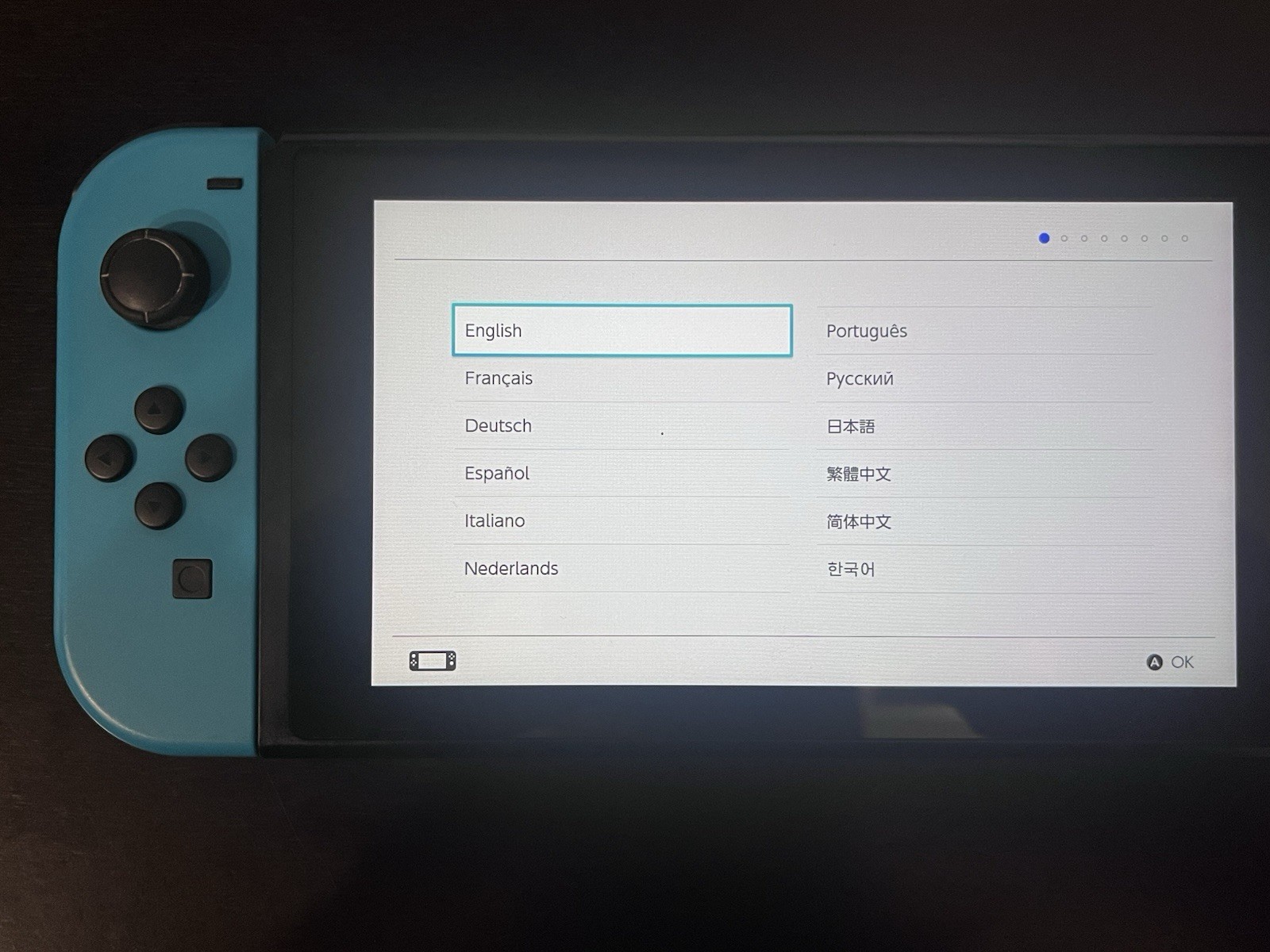 Nintendo Switch HAC-001 Handheld Console – 32GB – bundle with Extras