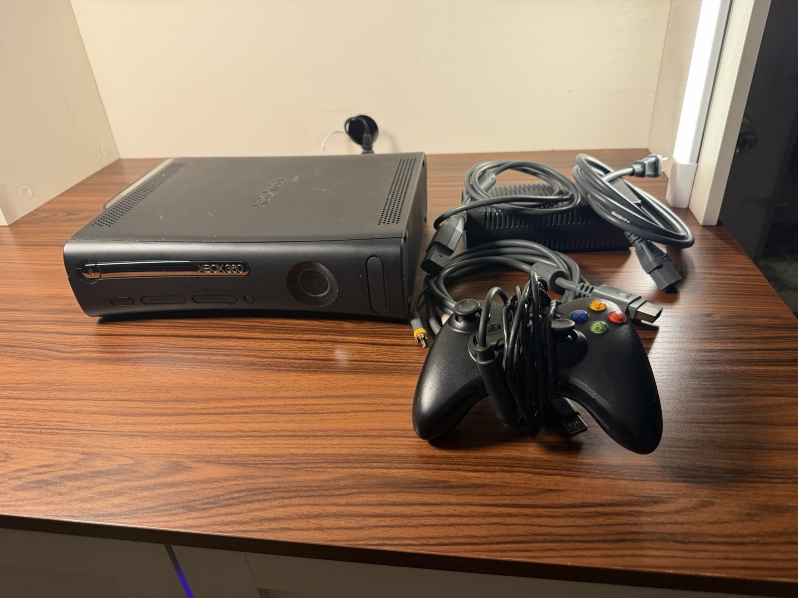 Xbox 360 120GB Black Console Bundle 1 Controller, Power Supply & AV Cable Tested