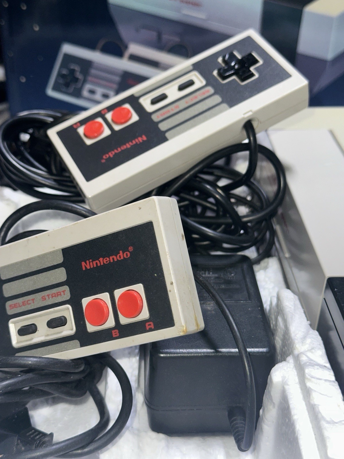 Nintendo Entertainment System Control Deck in the Box With Foam SystemWorks Good