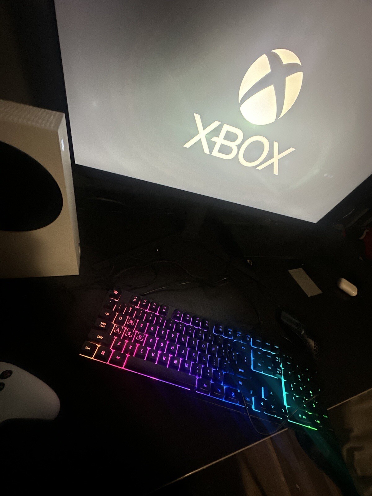 Microsoft Xbox Series s and gaming samsung monitor keyboard and mouse