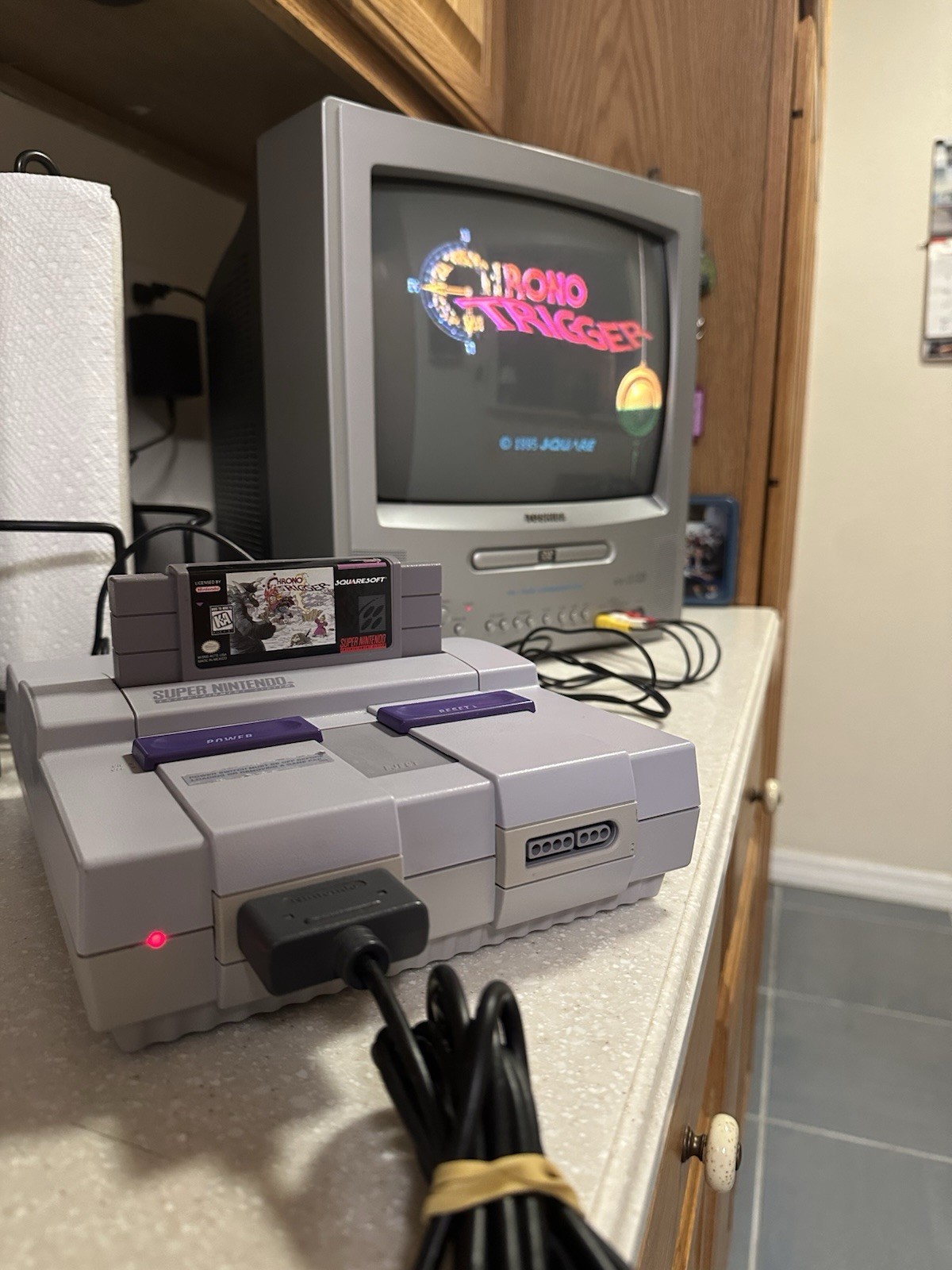 Super Nintendo SNES Console Game System! All Plugs And Two Controllers!
