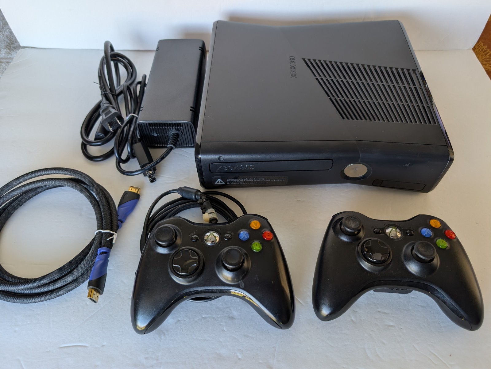 Xbox 360 Slim Black 1439 4GB W/ Power Cord And Wireless Controller Working 294GB