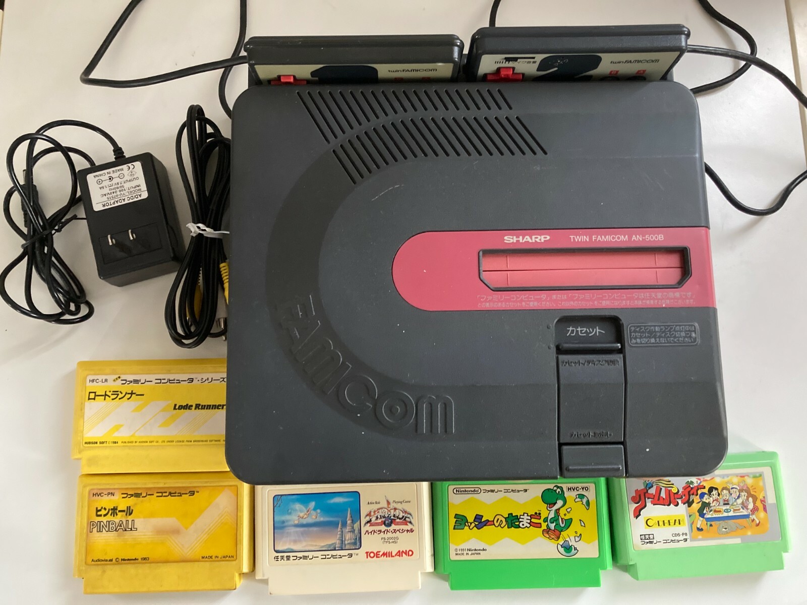 Sharp Twin Famicom Console System AN-500B JP Tested w/5 Games U309
