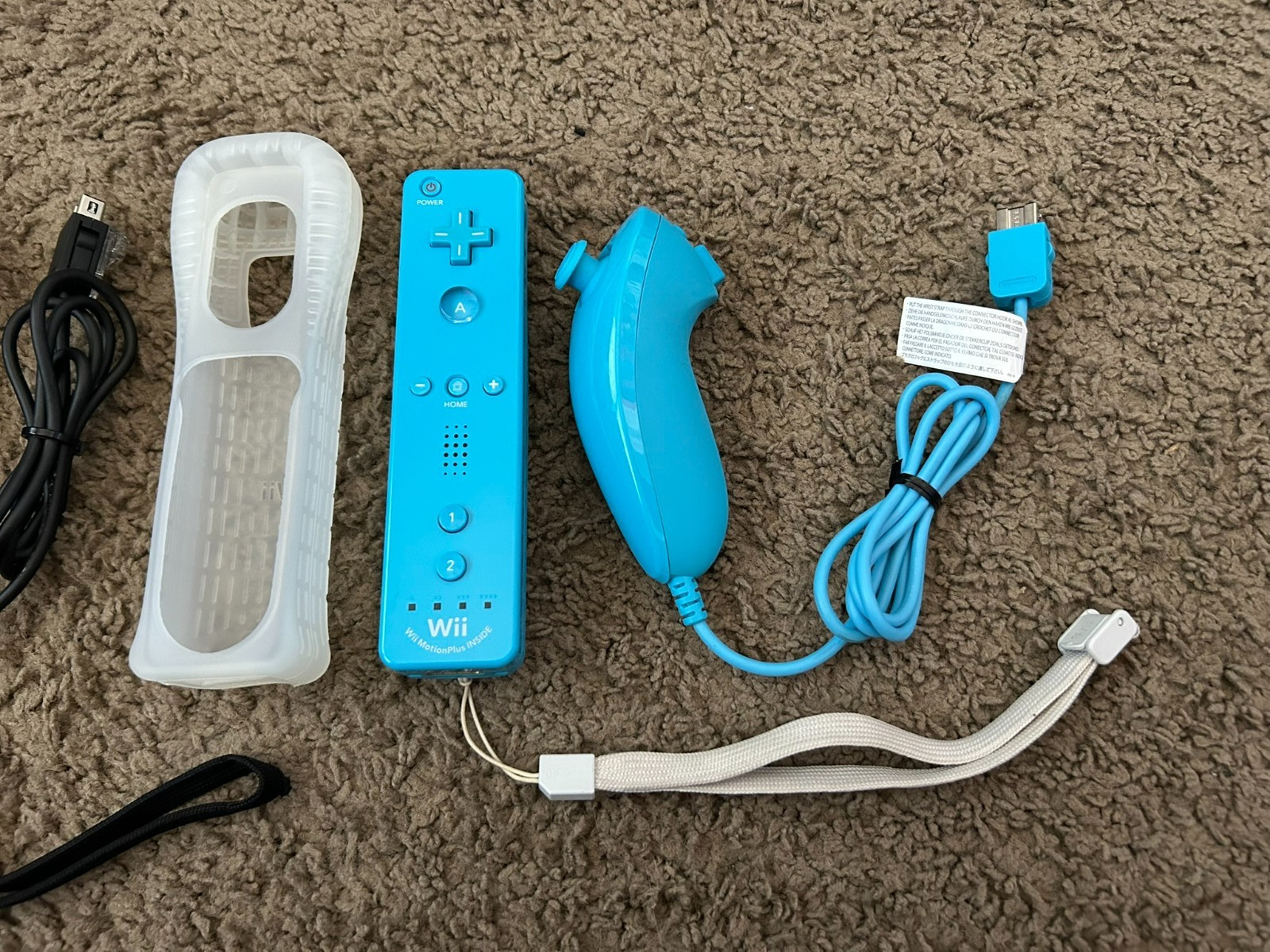 Nintendo Wii Console Blue+2 Controllers+2 Nunchuks bundle lot system motionplus