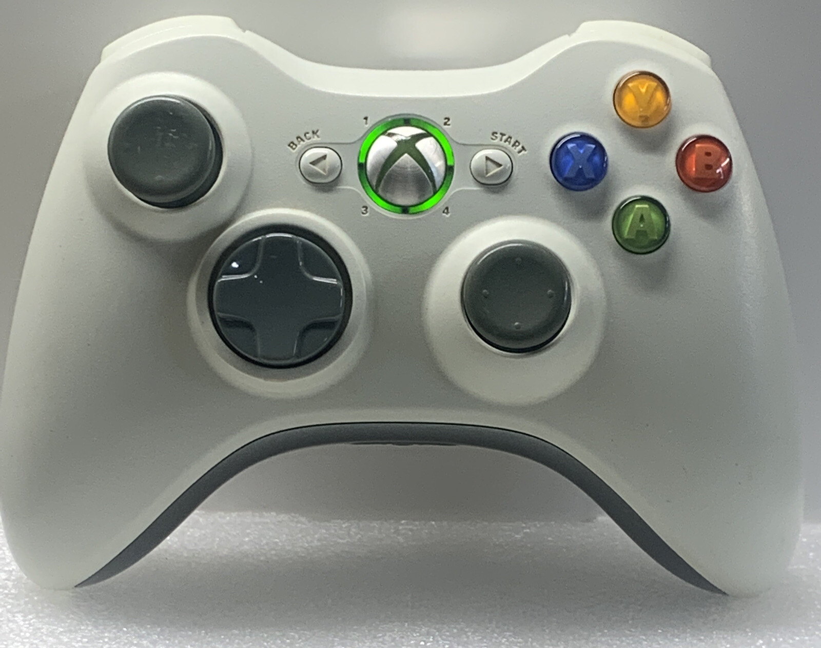 Xbox 360 S Console 8GB 1 controller & NBA 2K10 and MADDEN 2010 Adult Owned