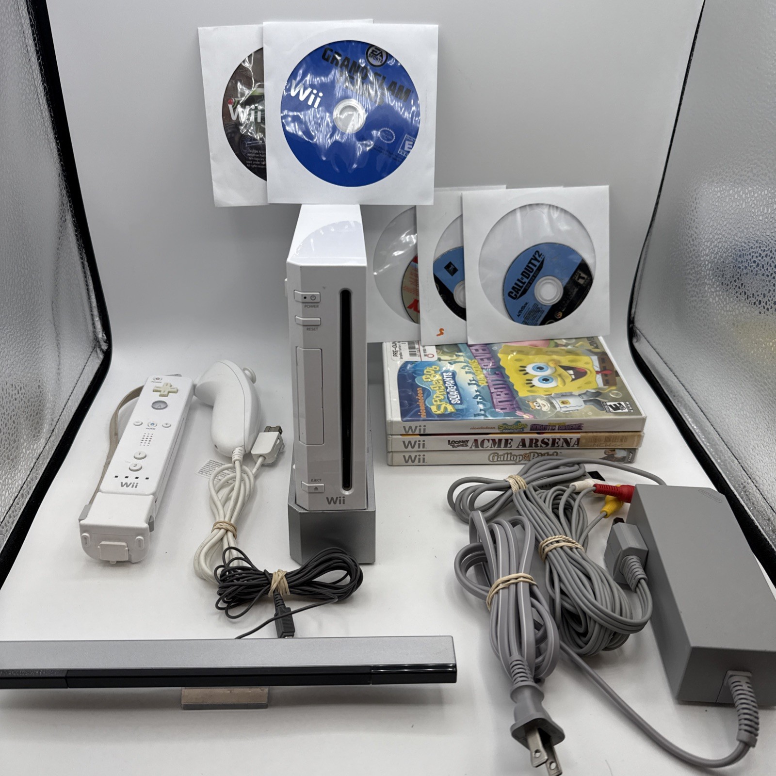 Nintendo RVL-101 Wii Console Bundle With 8 Games tested GC And Wii Works Great