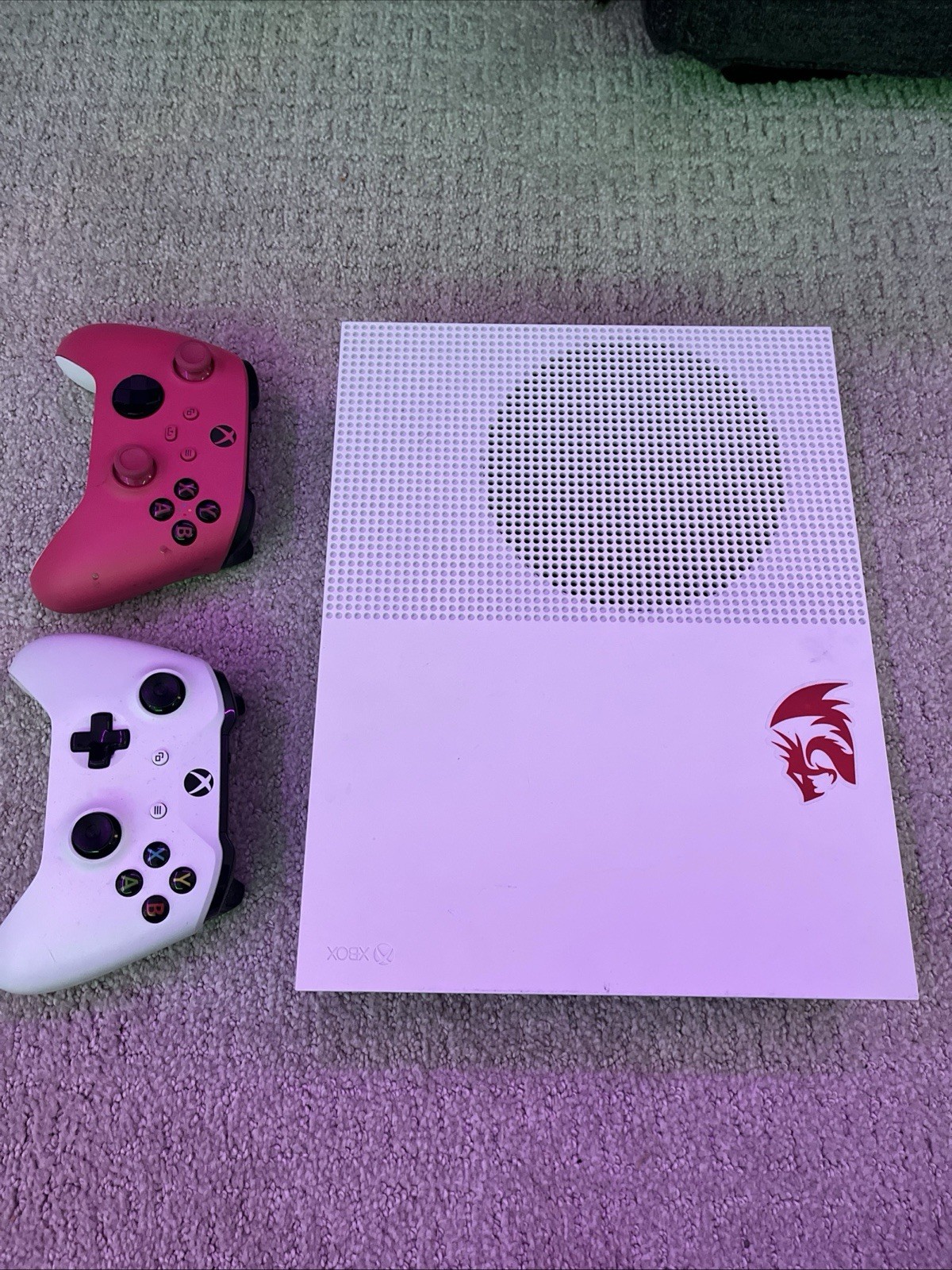 Microsoft Xbox One S White Home Console w/ Wi-Fi, HDMI, USB-A, 2 Controllers