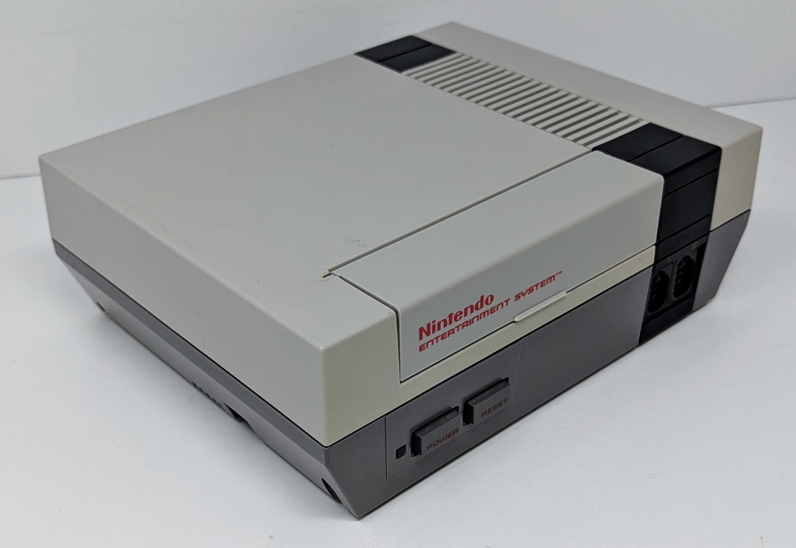 Nintendo NES Console Bundle w Super Mario/Duck Hunt/Track Meet- Read Description