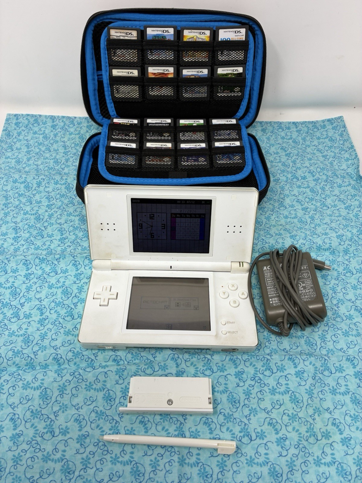 White Nintendo DS Lite Console w/ Charger & Stylus & 16 Games & Case – Working
