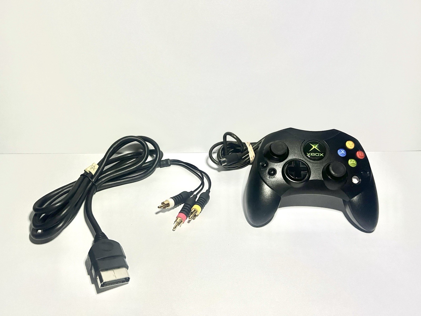 2005 XBOXORIGINAL TESTED AND WORKING WITH TWO GAMES AND CONTROLLER NO POWERCABLE