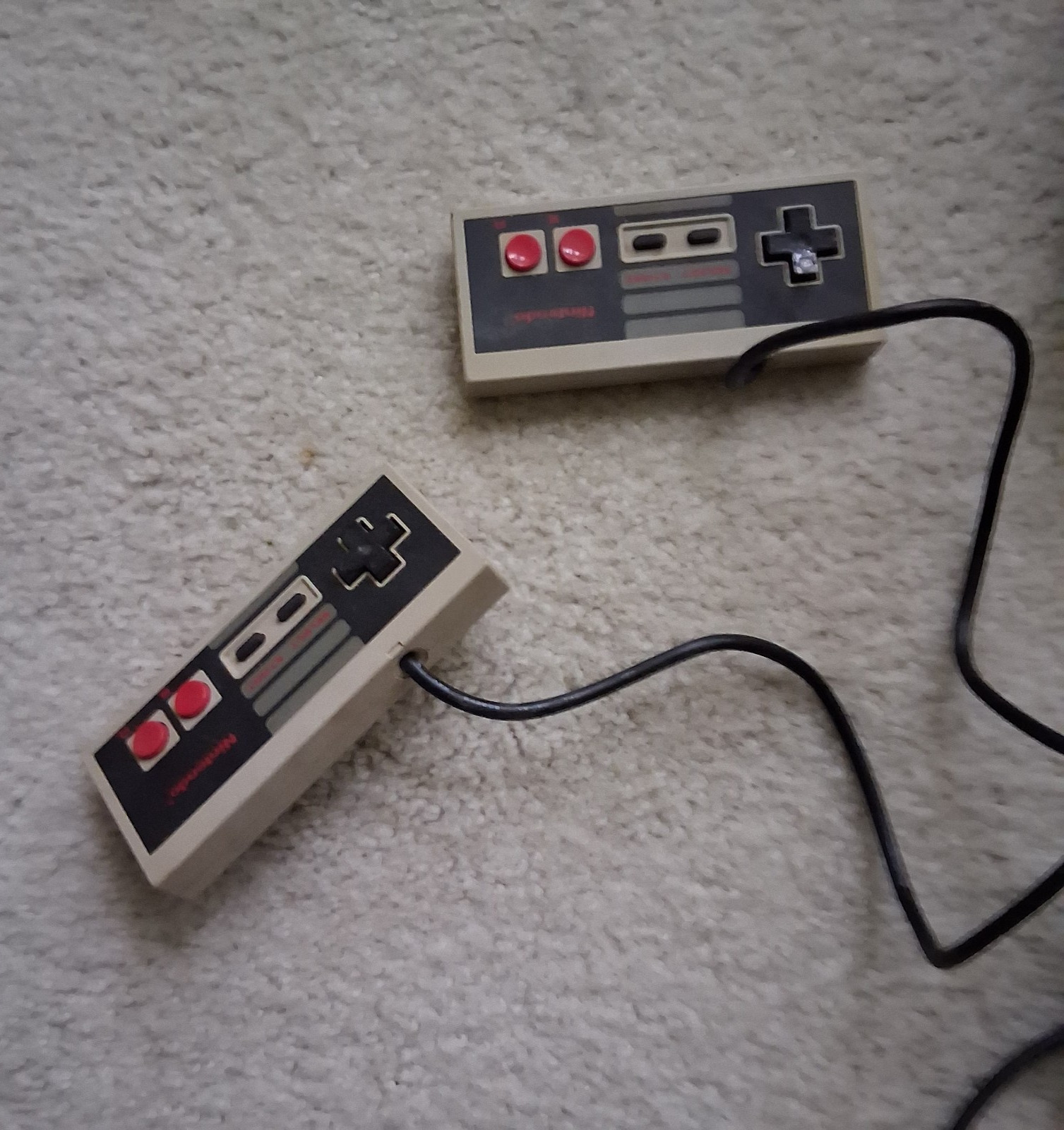 Original Nintendo NES Console Bundle (NES-001) Retro Gaming 2 Controllers Game