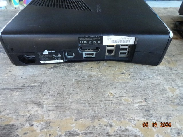 microsoft xbox 360 s 1439 console