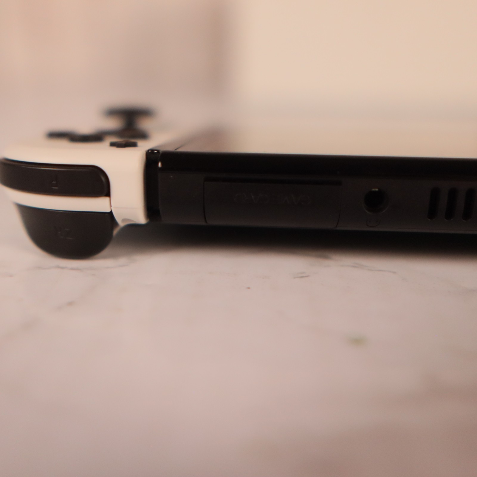Nintendo Switch – OLED Model with White Joy-Con, Dock, and Charger
