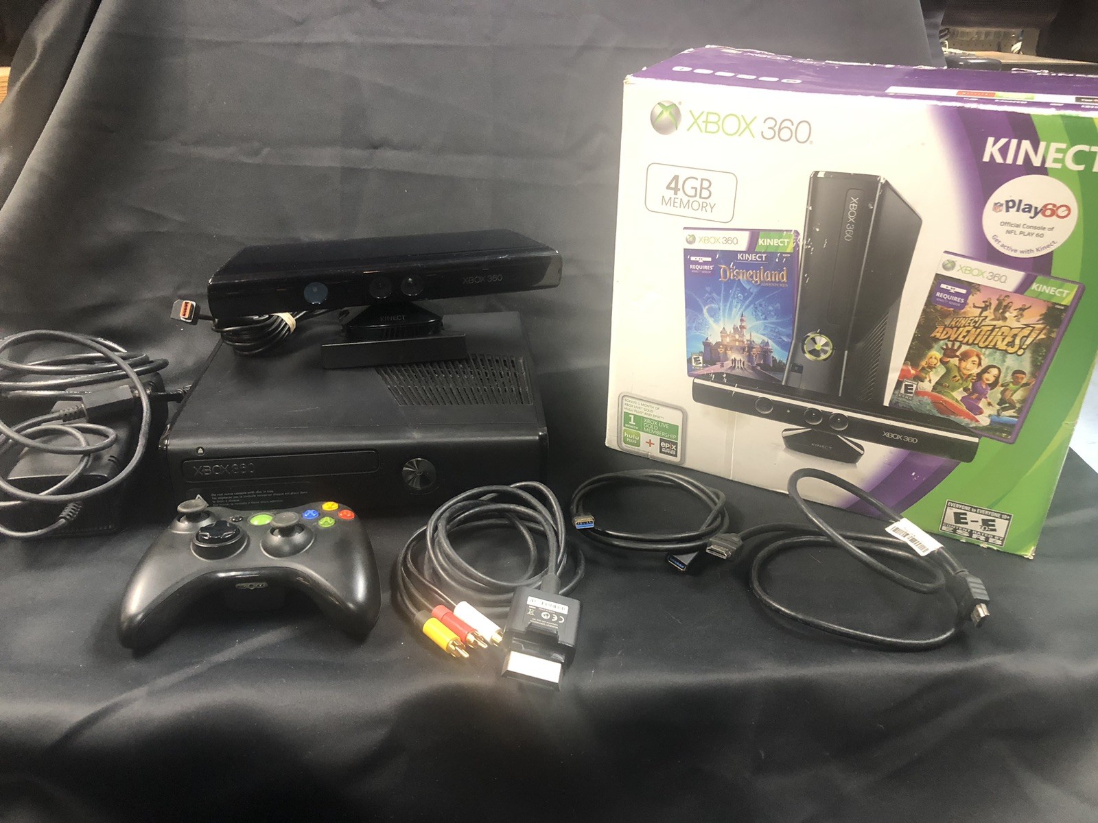 Xbox 360 4GB Kinect w/ Final Fantasy XI, Two Worlds Disneyland Box – READ