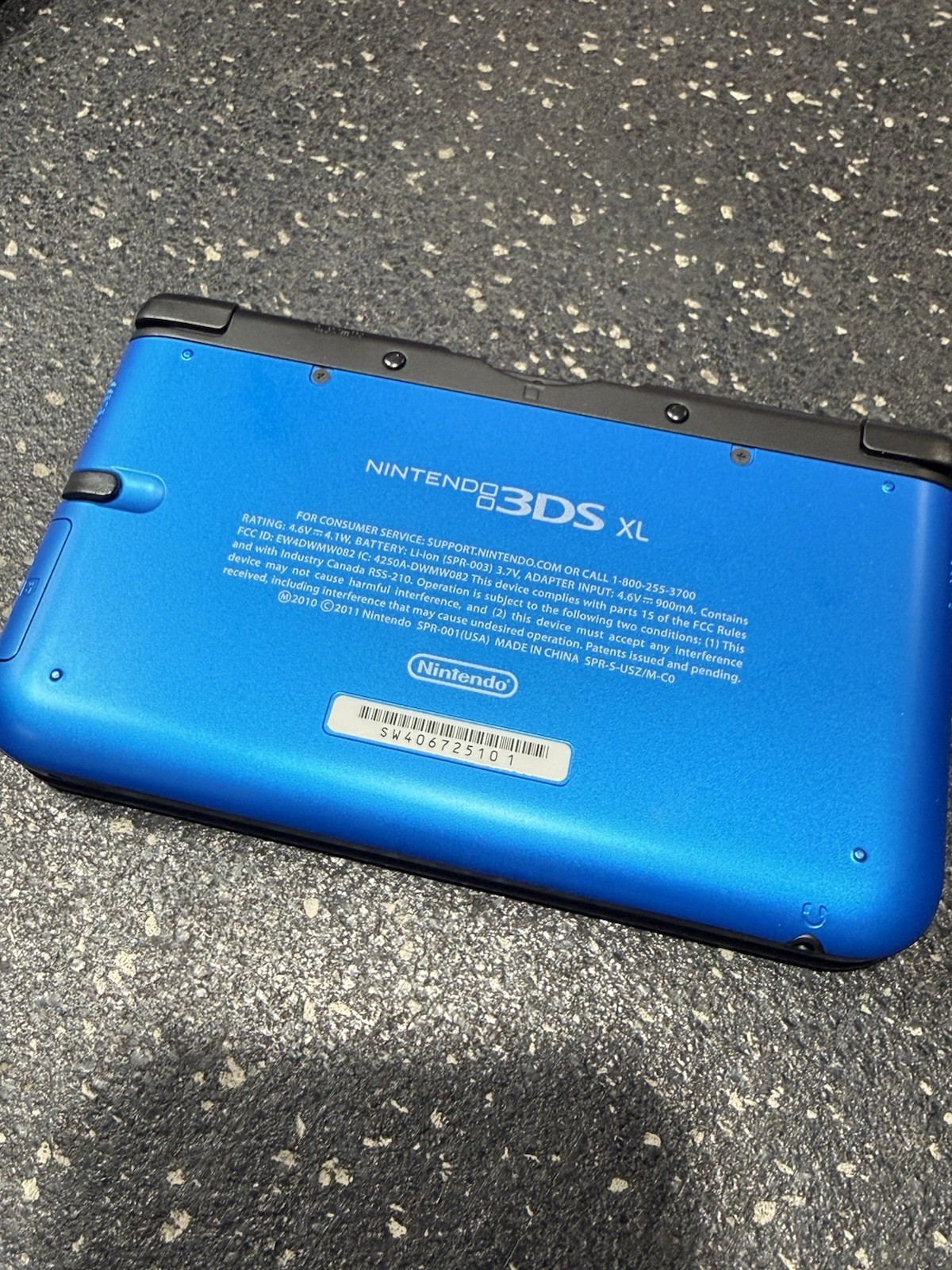Nintendo 3DS XL Blue Console W/ Charger *Tested and working*