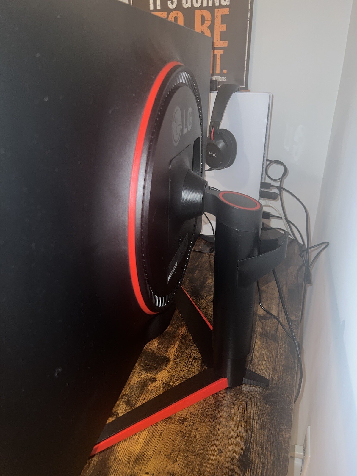 Sony PS5 Disc Versión STREAMER BUNDLE. 32’ LG 4K 144hz Gaming Monitor Included