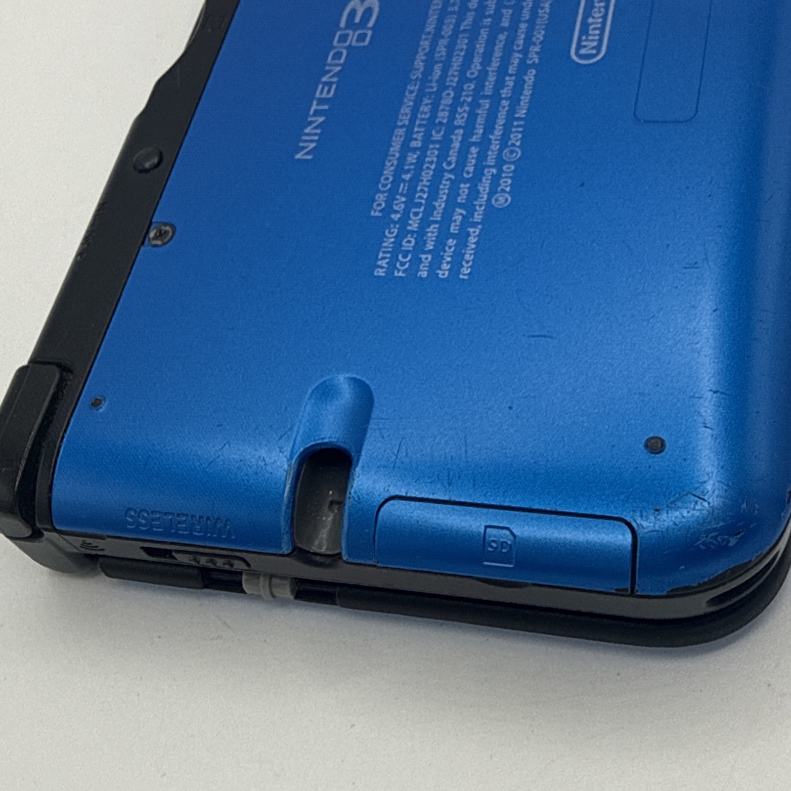 Nintendo 3DS XL Blue Console Bundle: Case, Charger, 4GB SD Card, Stylus, 2 Games