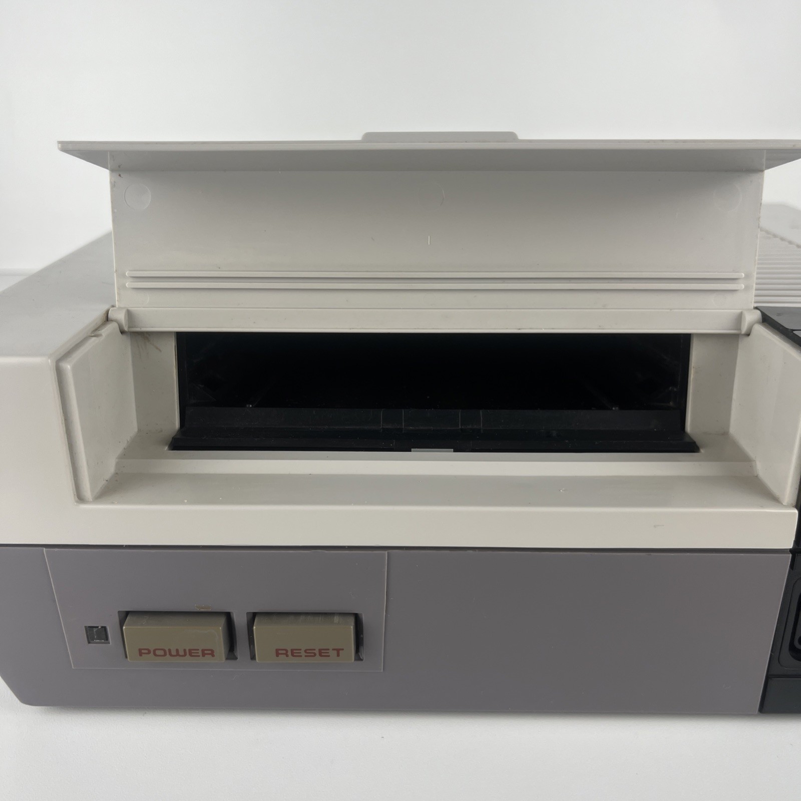 Nintendo NES System Console Bundle 2 Controllers Zapper Gun 3 Games NEW 72 PIN