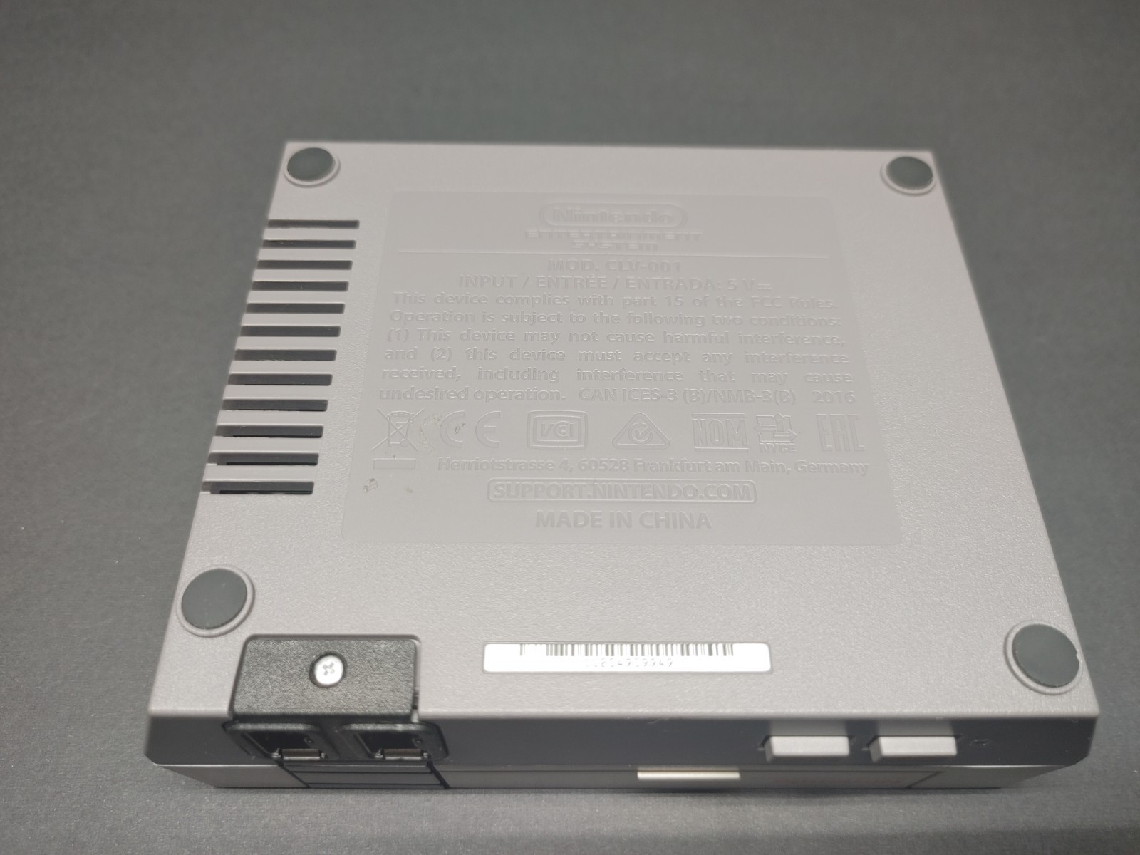 Authentic Nintendo Classic Edition NES Mini Game Console USA With Hardshell Case