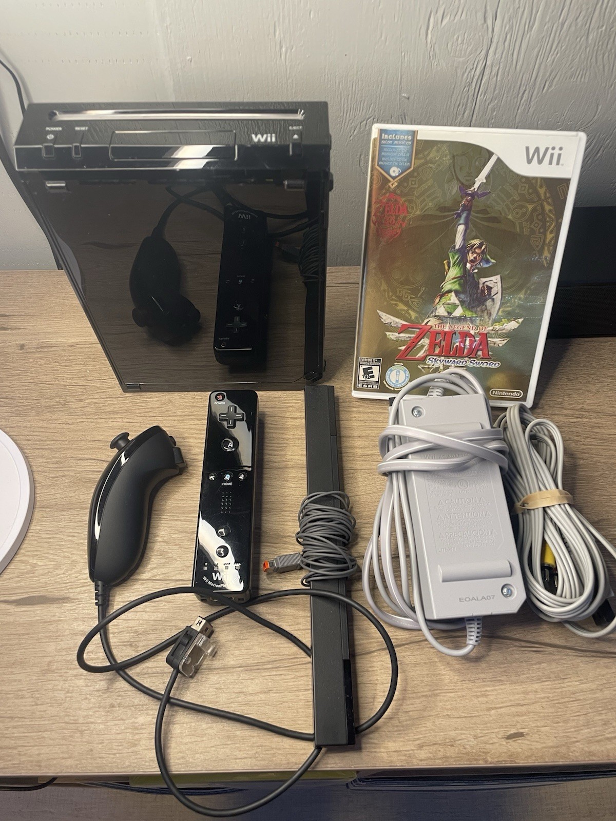 Nintendo Wii BLACK Console Bundle RVL-101 W-ZELDA SKYWARD SWORD W-Motion Plus