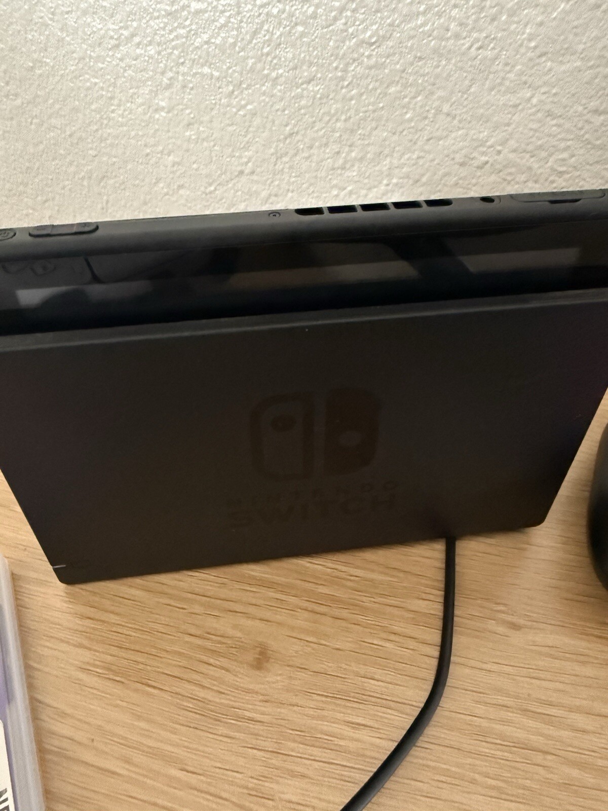 Nintendo Switch Used Red With 128gb SD Card NBA2k 2023 Game