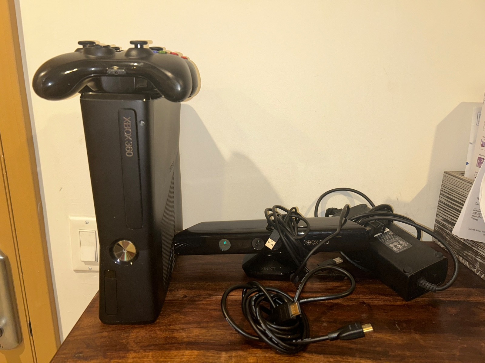 Microsoft Xbox 360 Launch Edition 250GB Glossy Black Console (RKH-00041)