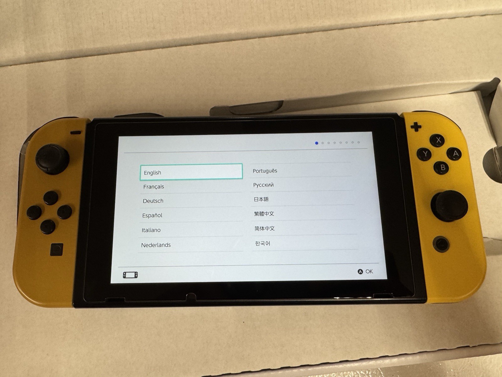 Nintendo Switch Pokemon: Let’s Go Pikachu Edition Console CIB + Box