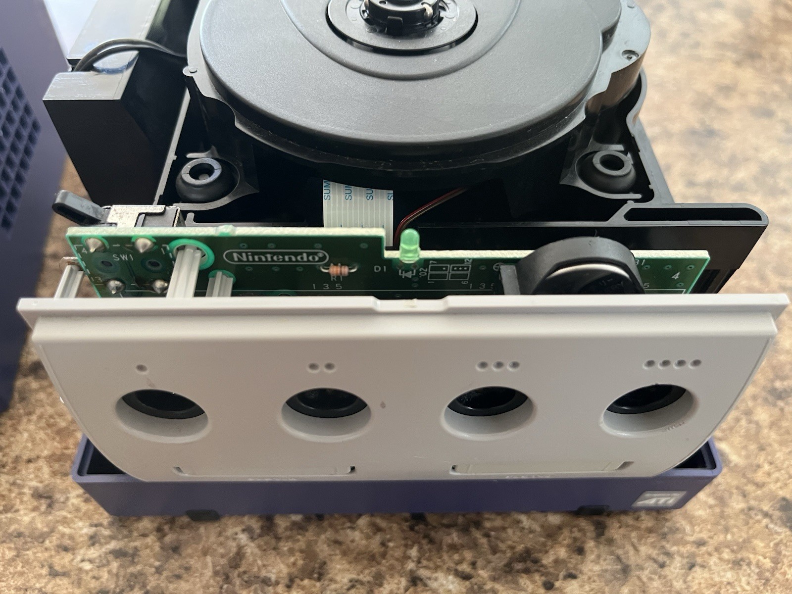 Nintendo GameCube Indigo Console Bundle (DOL-001) Green LED/Replaceable Battery