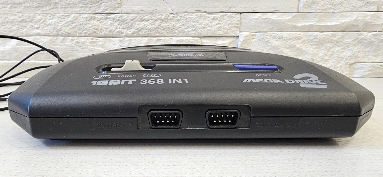 Mega Drive 2 Retro Vintage 1990s TV Game Console analog Sega 16 bit for repair