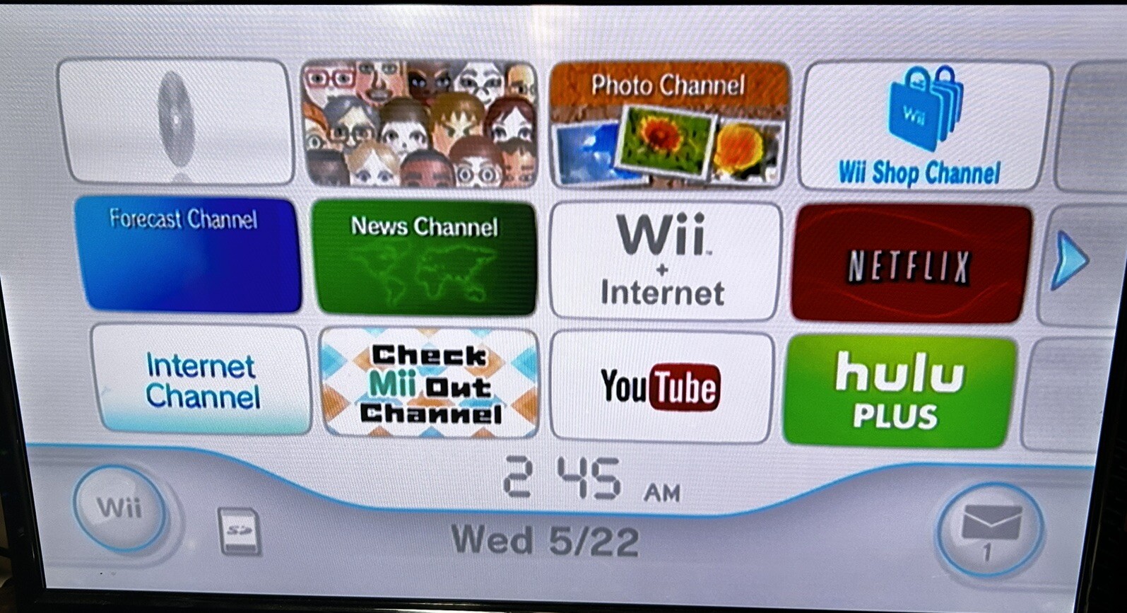 Nintendo Wii Console, 1 Controller, Nunchuck and More; Tested; See Description