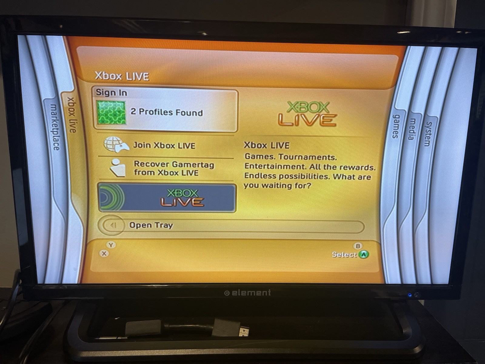 Xbox 360 White Console Bundle- Non-HDMI Model. Includes Controller & Cables.