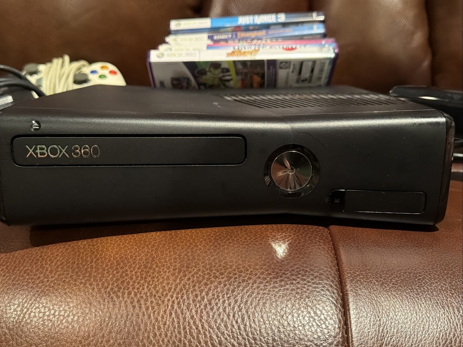 Microsoft Xbox 360 Kinect 250GB Glossy Black CIB. Cords, Sensor, Game Bundle