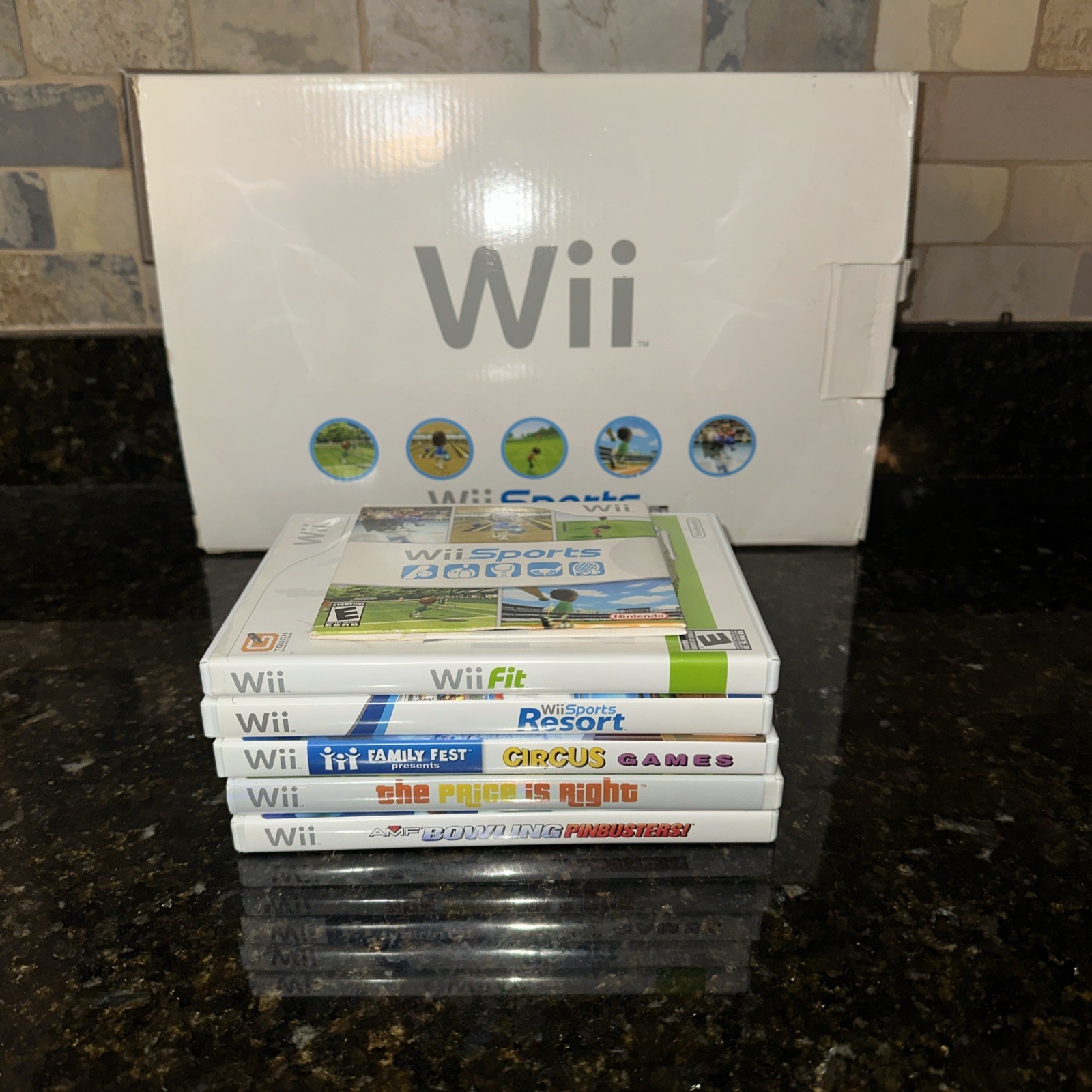 Nintendo Wii Game System Console – 4 Remotes, 6 Game Bundle – Works