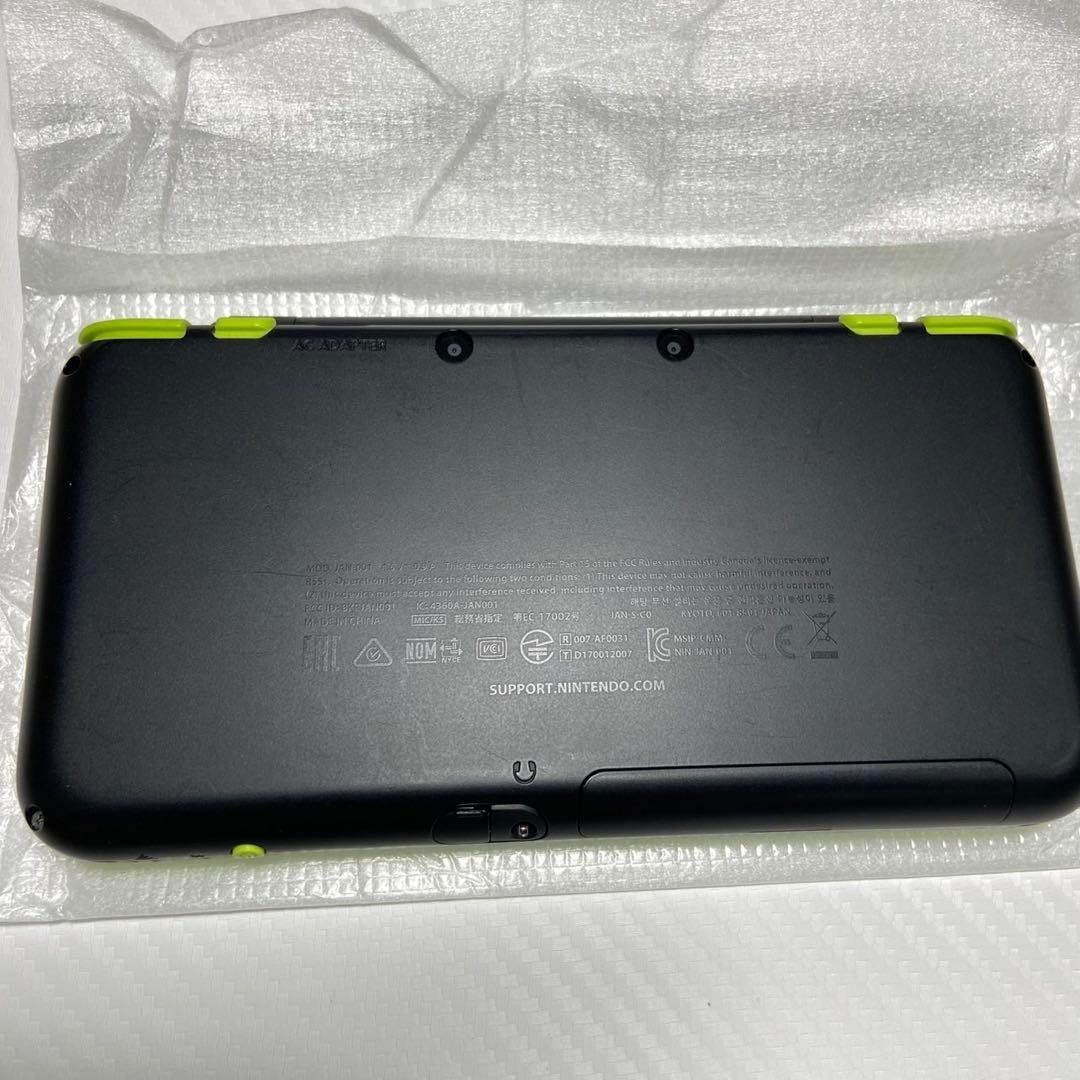 Nintendo New 2DS LL Black Lime Complete in Box Tested 6932