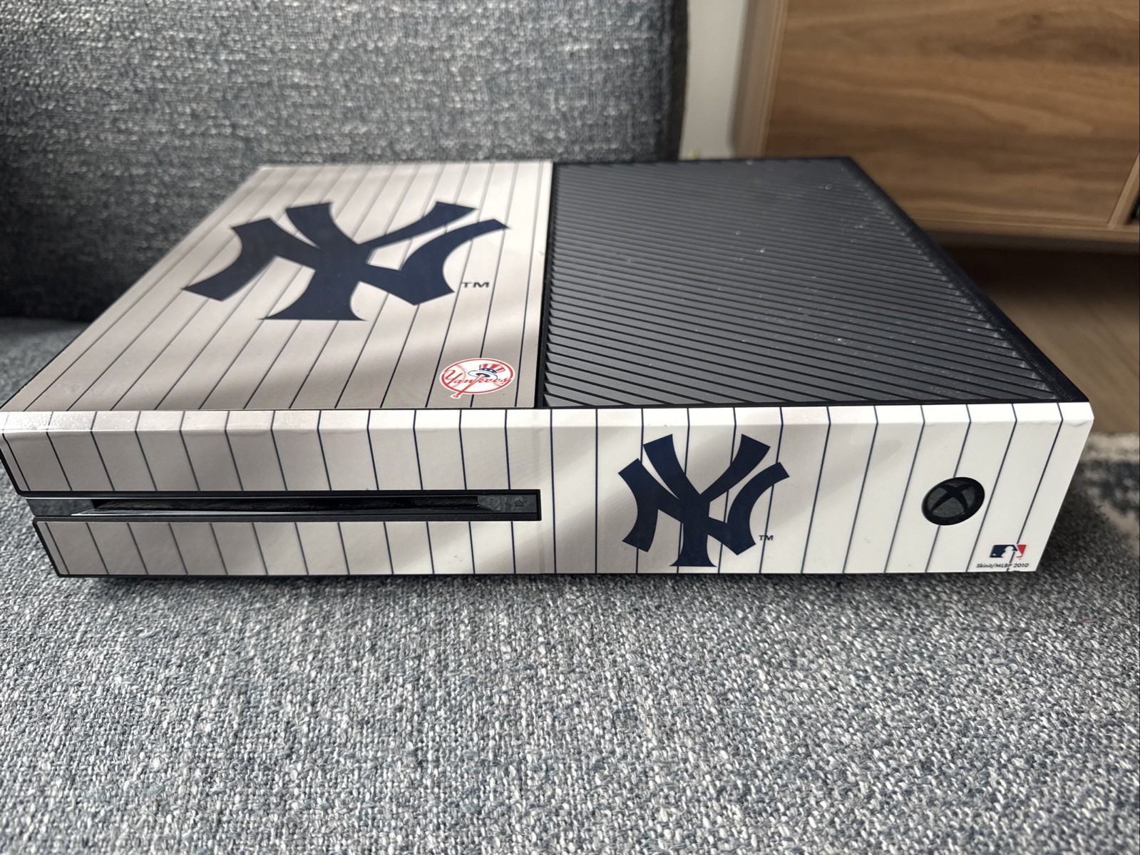 Microsoft Xbox One Black + Controller*New York Yankees Skin And Controller*PARTS