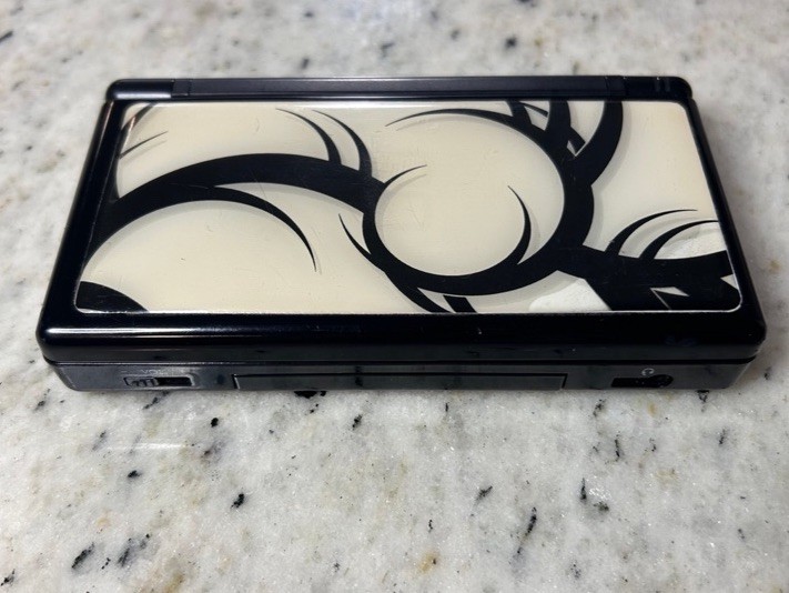 Nintendo DS Lite 32MB Handheld System – Black (USG-001)