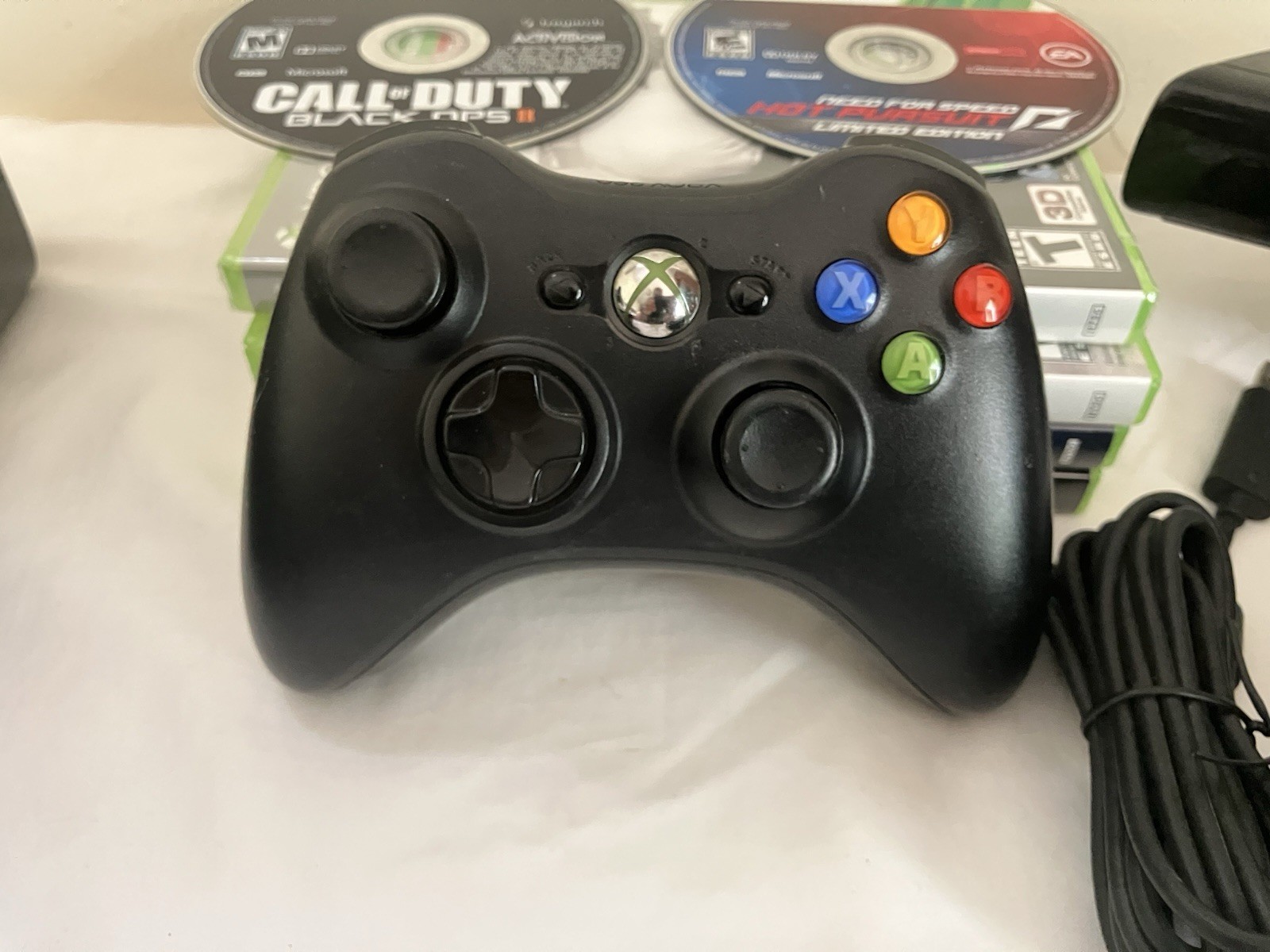 Microsoft Xbox 360 S #1439 250GB Console Bundle 6 Games, Kinect & OEM Controller