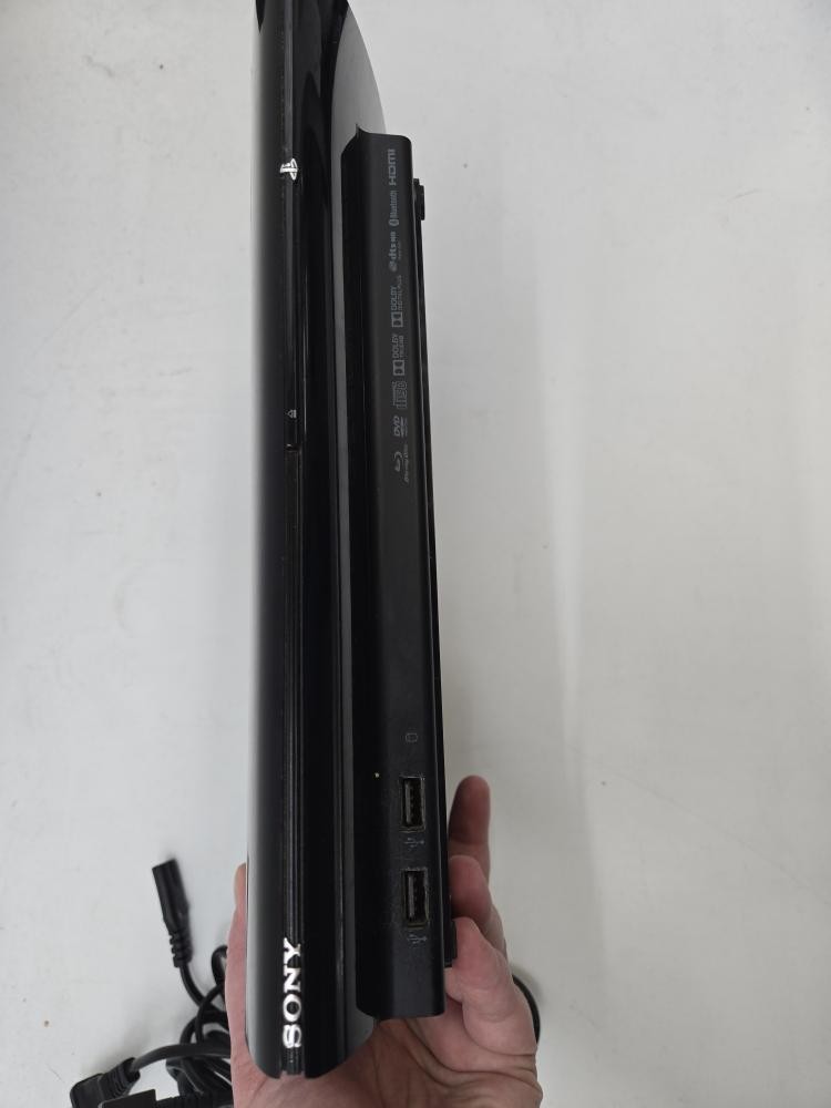 SONY PLAYSTATION 3 – SYSTEM – 80GB – CECH-4001B (VA5018929)