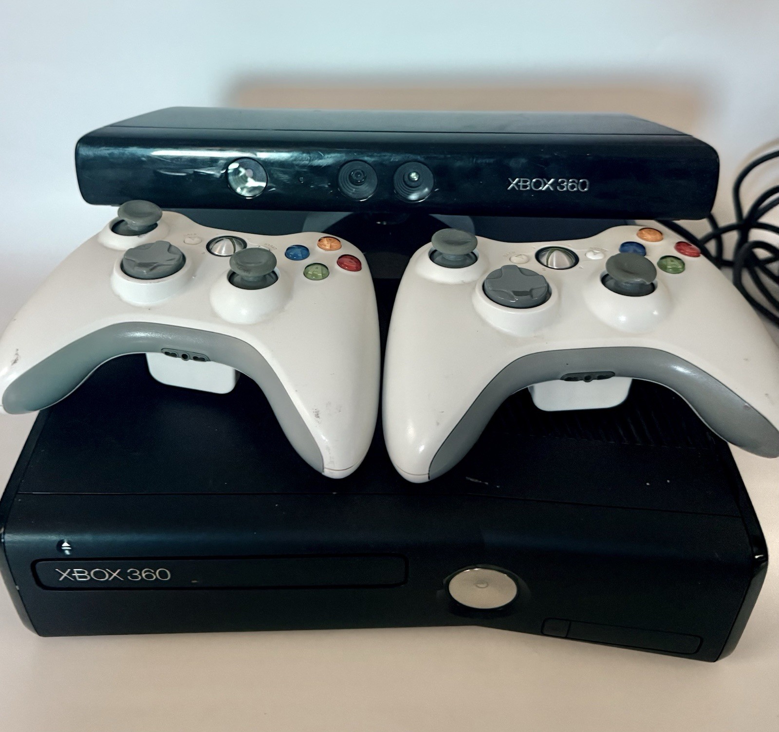 Microsoft Xbox 360 Black Console Controller Kinect