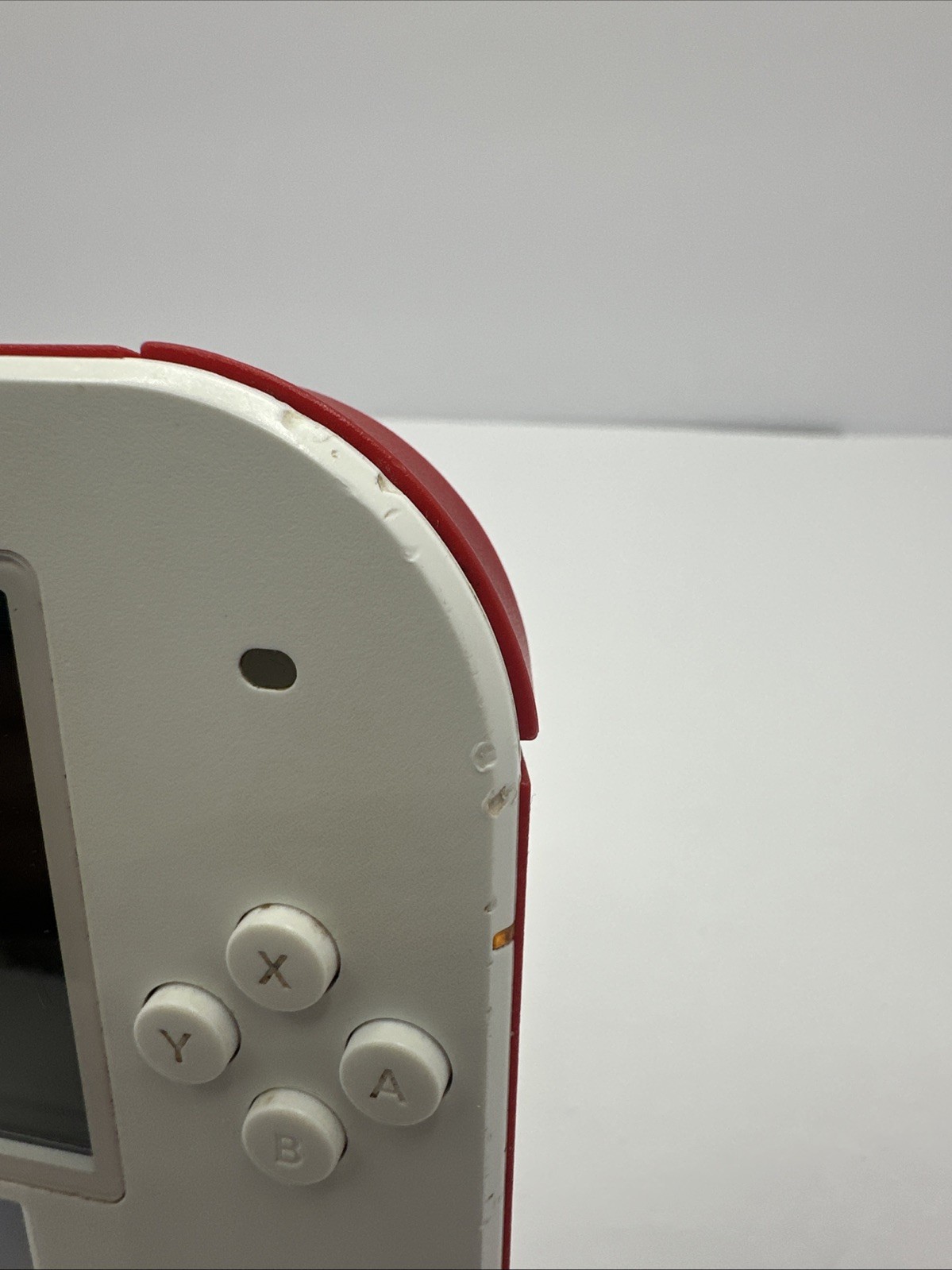 Nintendo 2DS Handheld System White/Red /Charger/ 6 Games Pokemon Mario And More